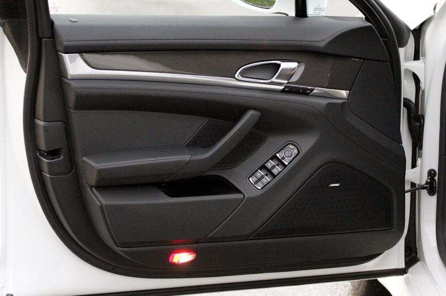  Porsche Panamera Turbo S 2012 года  (фото 54 из 91)